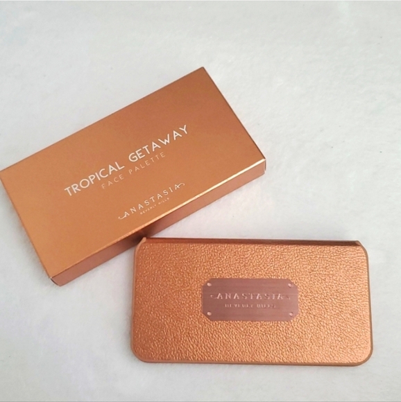 Anastasia Beverly Hills ABH TROPICAL GETAWAY Face Palette in Deep - Picture 4 of 12